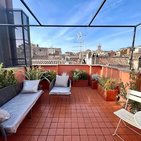 New! Uptown Terraces Апартаменты