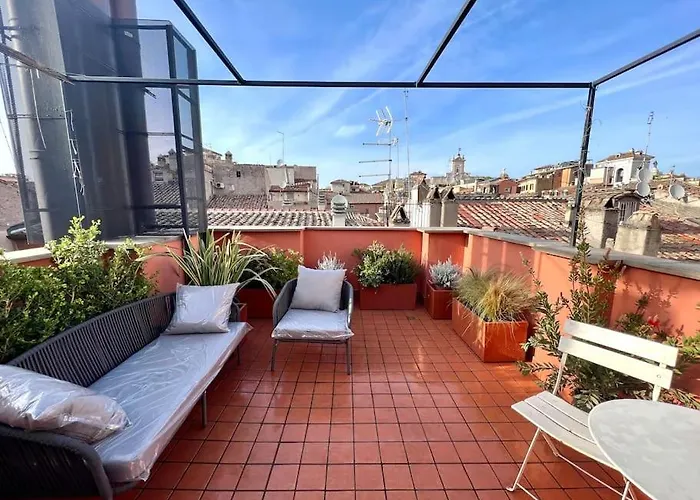 New! Uptown Terraces דירה